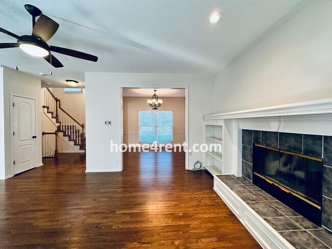 Building Photo - Blue Valley Northwest home on a cul-de-sac w/ granite counters, ss appliances and fenced yard!