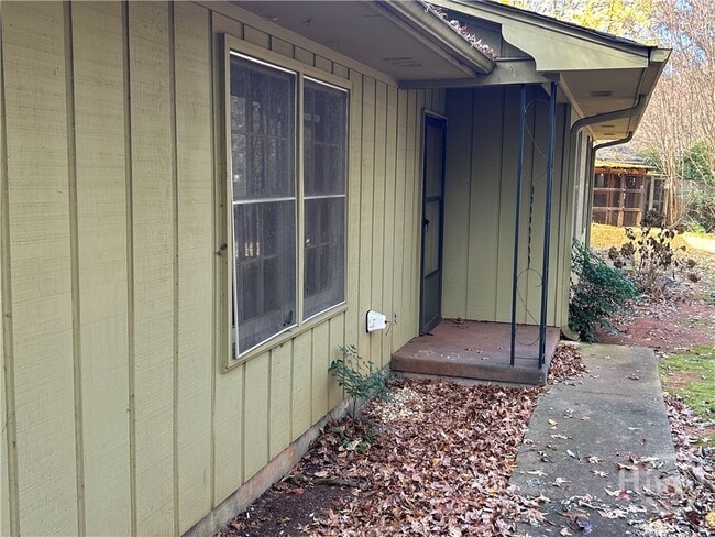 Building Photo - 627 Epps Bridge Pkwy