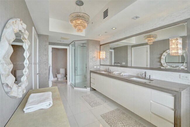 Building Photo - 17875 Collins Ave