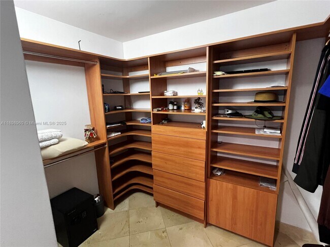 Building Photo - 18671 Collins Ave