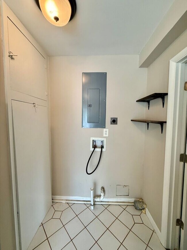 Building Photo - Cute 3/2 Home in Deltona!