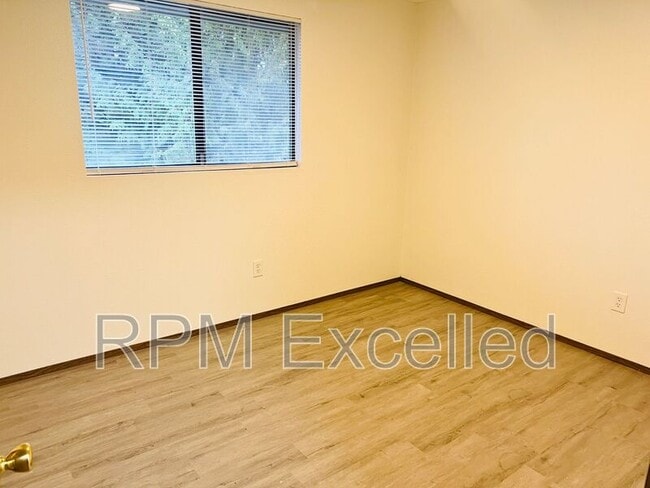 Building Photo - 16006 34th Ave S