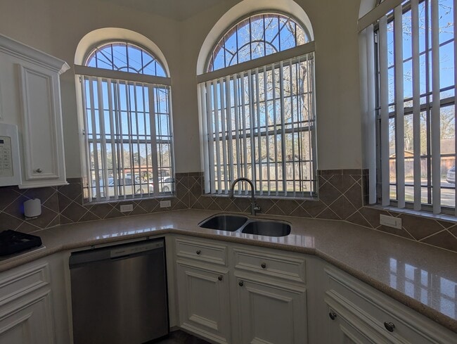 Building Photo - 104 Ponderosa Trail