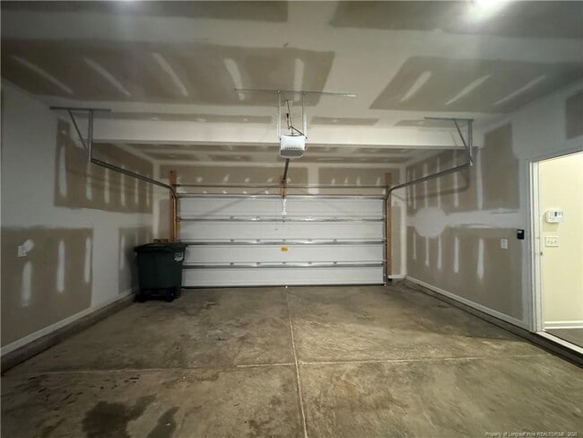 Building Photo - 185 Ledgebrook Ln