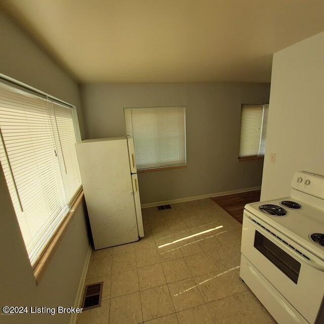 Building Photo - 400 N Clark Blvd