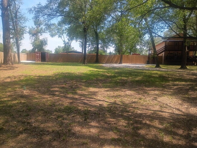 Building Photo - This one has it ALL! Rare with privacy and views! Large shed and truck/boat storage!