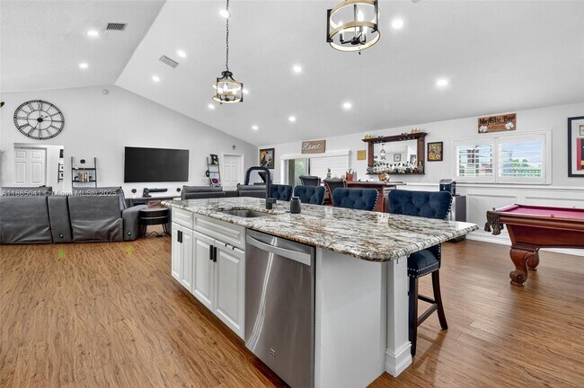 Building Photo - 9505 Majestic Way