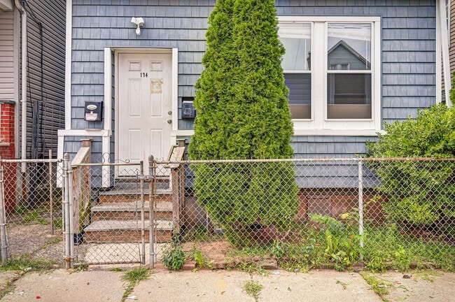 Building Photo - 134 Livingston St