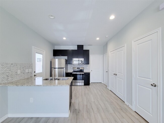 Building Photo - 16684 E Ivanhoe St