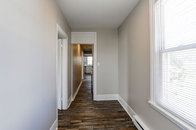 Building Photo - 175 S Enola Dr