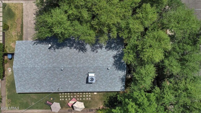 Building Photo - 1428 S Oakley Pl