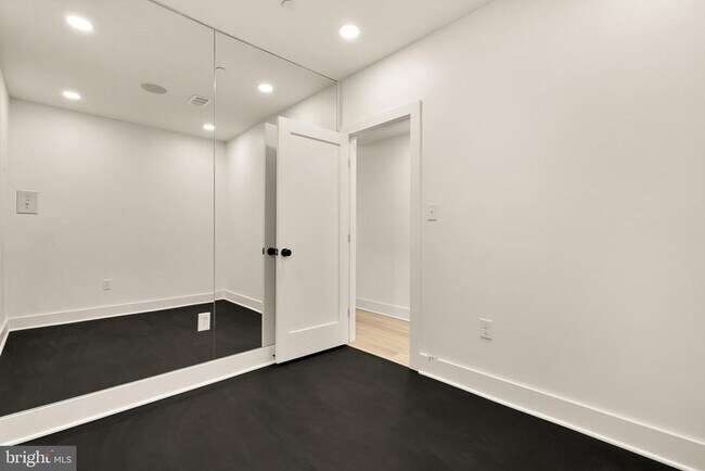 Building Photo - 1706 Bay St SE