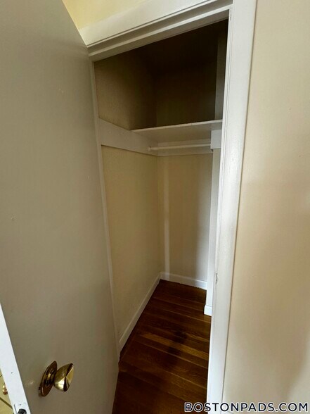 Building Photo - 90 Gardner St