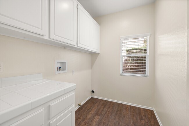 Building Photo - 2636 Fallcreek Ct