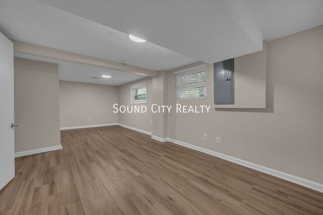 Building Photo - 2820 St Edwards Dr