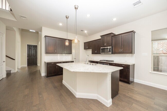 Building Photo - 5313 Basham Ln