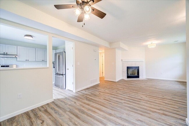 Building Photo - 1421 Whispering Hills Dr