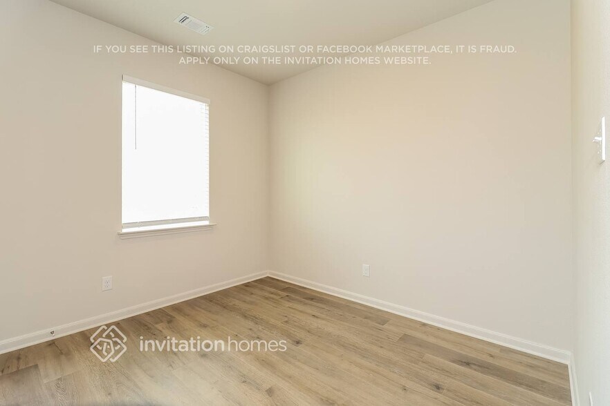 Building Photo - 10004 Pilot Pl