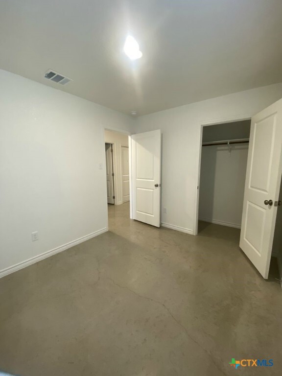 Building Photo - 1214 Lehmann Dr