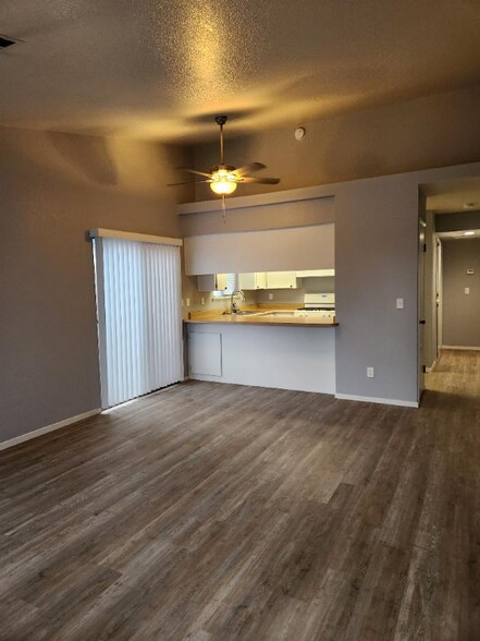 Building Photo - 325 Springville Ct