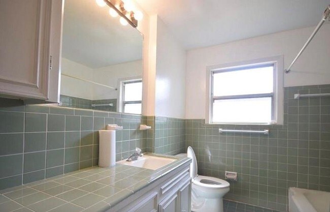 Building Photo - 4410 Kingfisher Dr