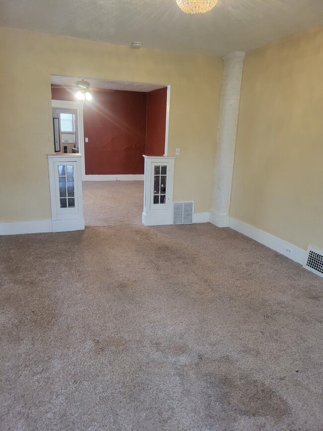 Building Photo - 3619 E 55th St