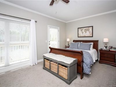 Building Photo - 2000 Euclid Ave