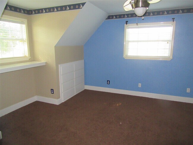 Building Photo - 2912 25th St N