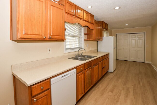 Building Photo - Private Retreat