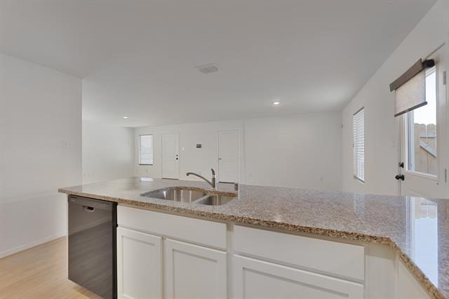 Building Photo - 9752 Platteview Rd