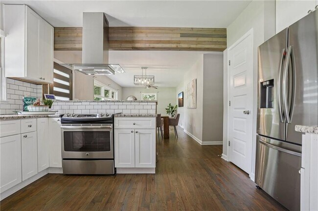 Building Photo - 3731 N Druid Hills Rd