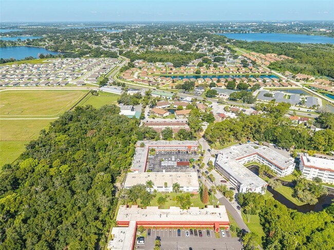 Building Photo - 1100 Martinique Dr