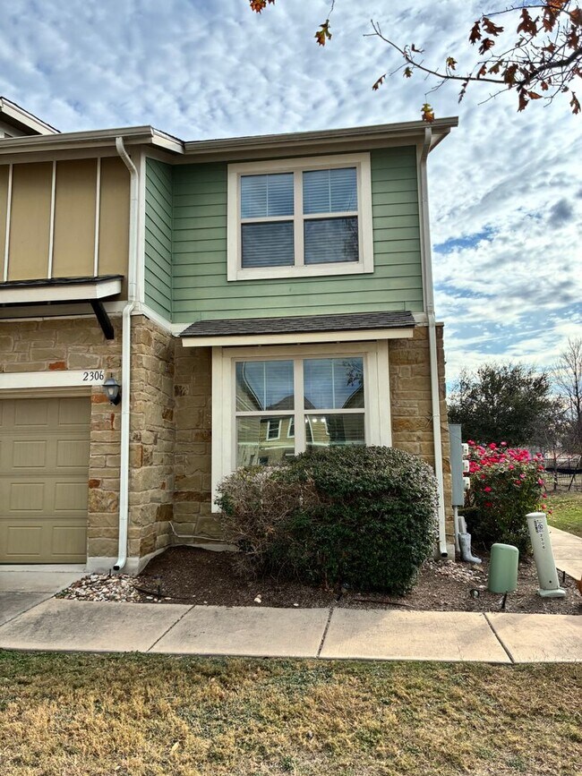 Building Photo - Bright 3BR 3BA Home w/ Community Pool & Dog Park • Fenced Backyard • Attached Garage in Round Rock