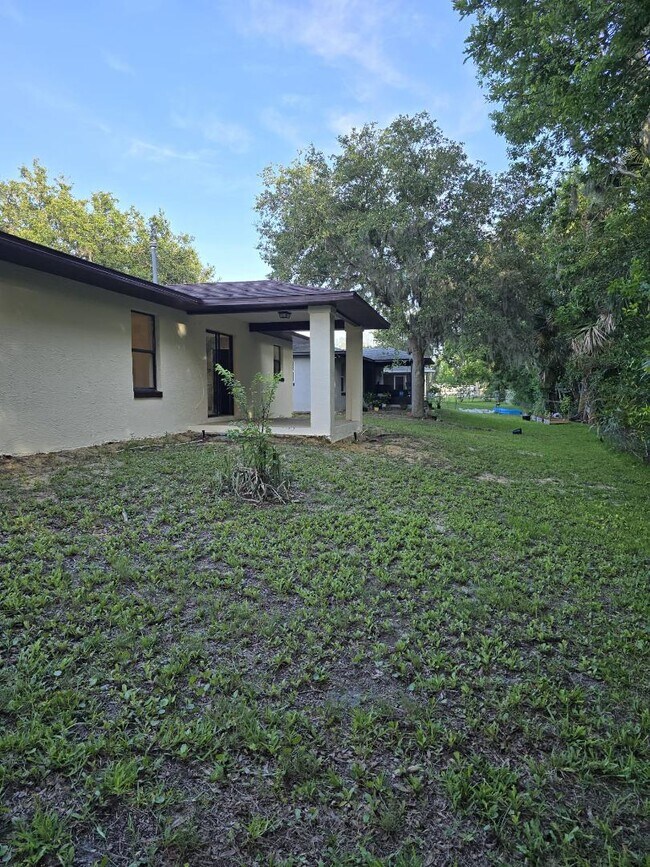Building Photo - 518 Loomis Trail