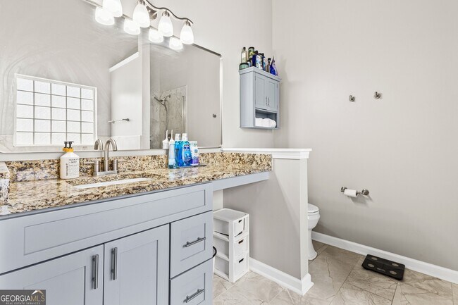 Building Photo - 7155 Laurel Creek Dr