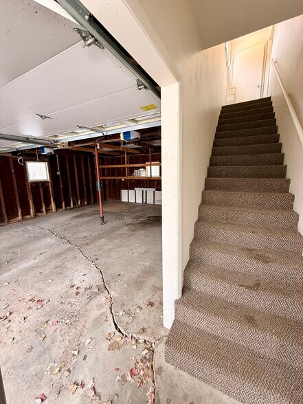 Building Photo - 310 Poplar St