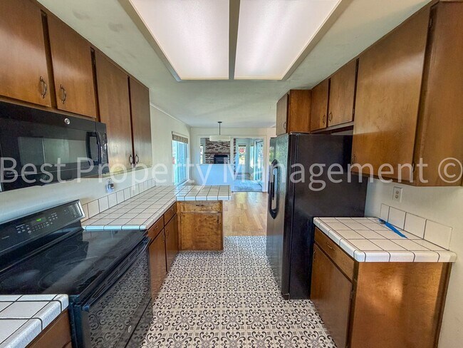 Building Photo - Great Shape Single Family Home near Fremont Bart Station