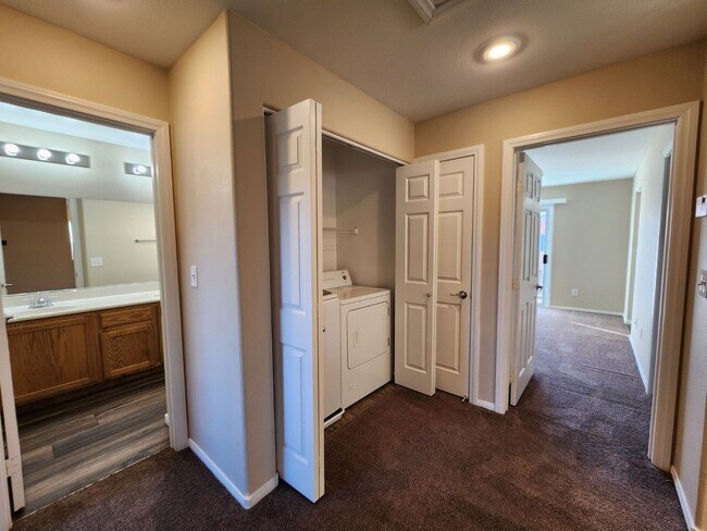 Building Photo - Lovely 3-Bedroom Home in a cul-de-sac