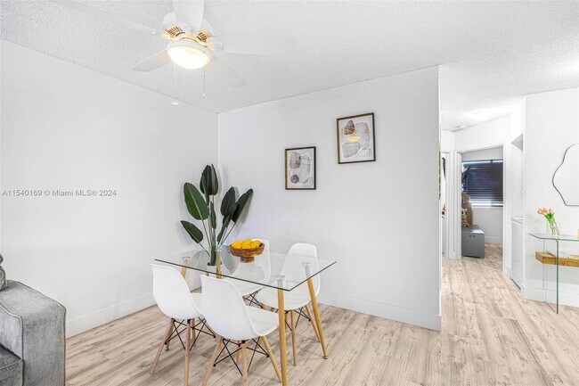 Building Photo - 1144 NW 125th Path