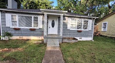 Building Photo - 906 Appleby St NW