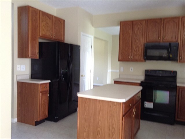 Building Photo - 4558 Randall Dr