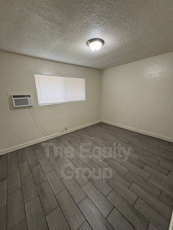 Building Photo - 340 S Blackstone St