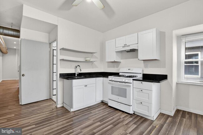 Building Photo - 129 W Susquehanna Ave