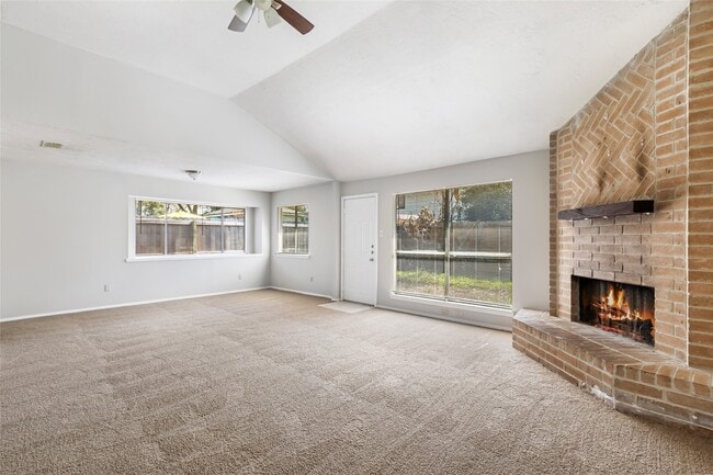 Building Photo - 7310 Maple Walk Dr