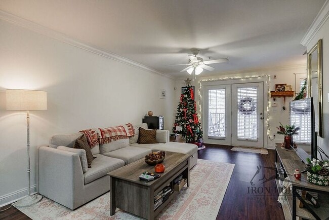 Building Photo - 1035 Barnett Shoals Rd