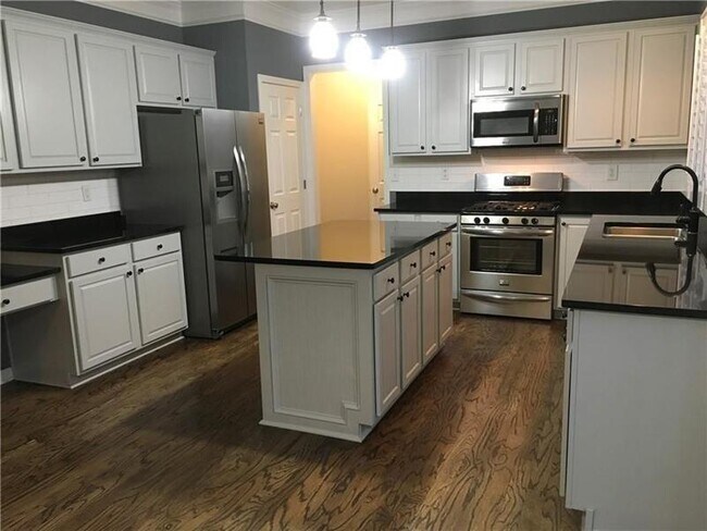 Building Photo - 500 Papillion Trace