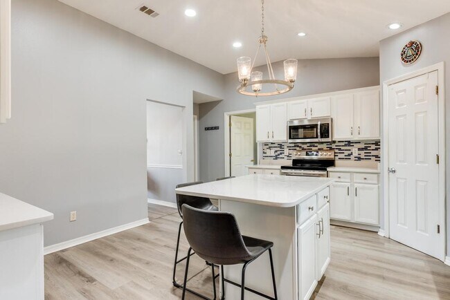 Building Photo - 1236 Northview Dr