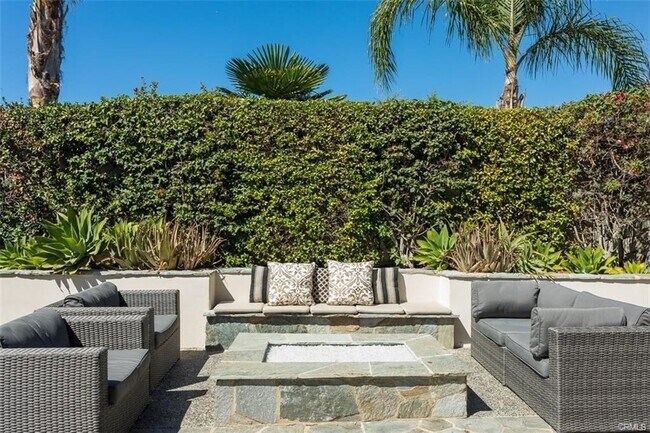 Building Photo - 1326 Skyline Dr