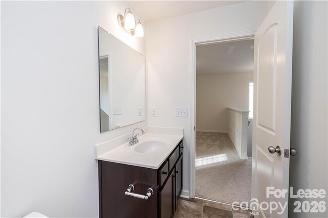 Building Photo - 824 Yorkshire Dr