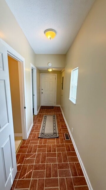 Building Photo - CENTER TOWNSHIP 3 BEDROOM HALF DUPLEX AVAILABLE NOW!